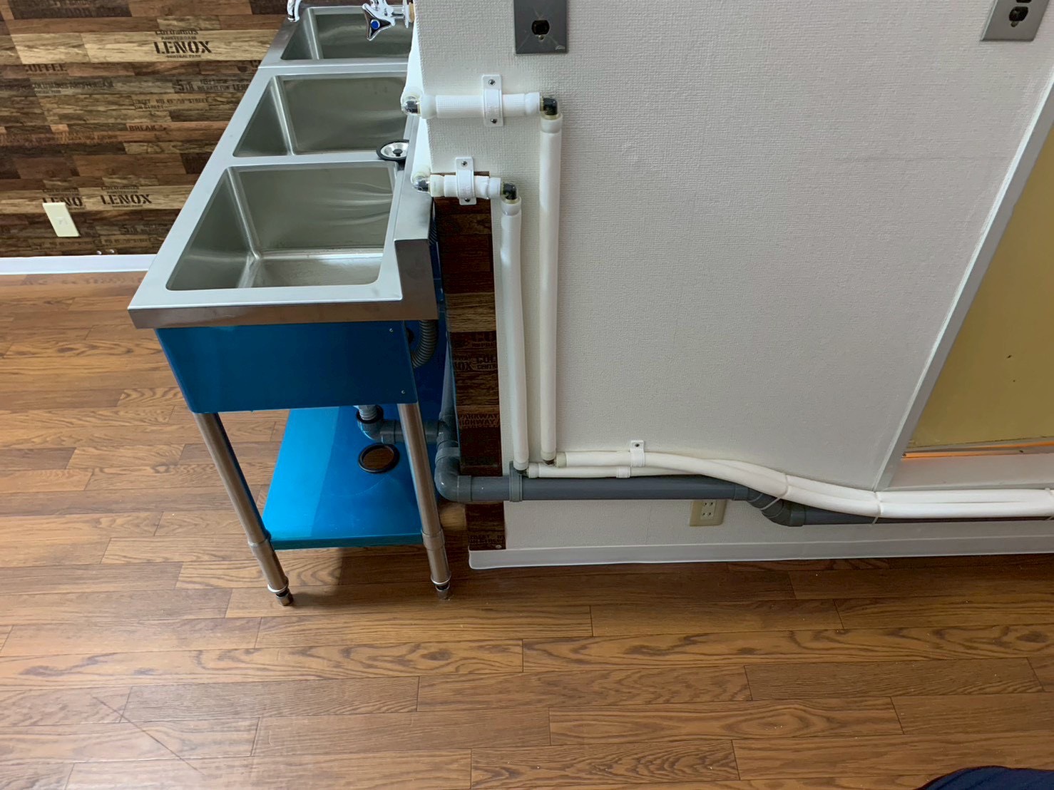 店舗水回り工事 給排水配管