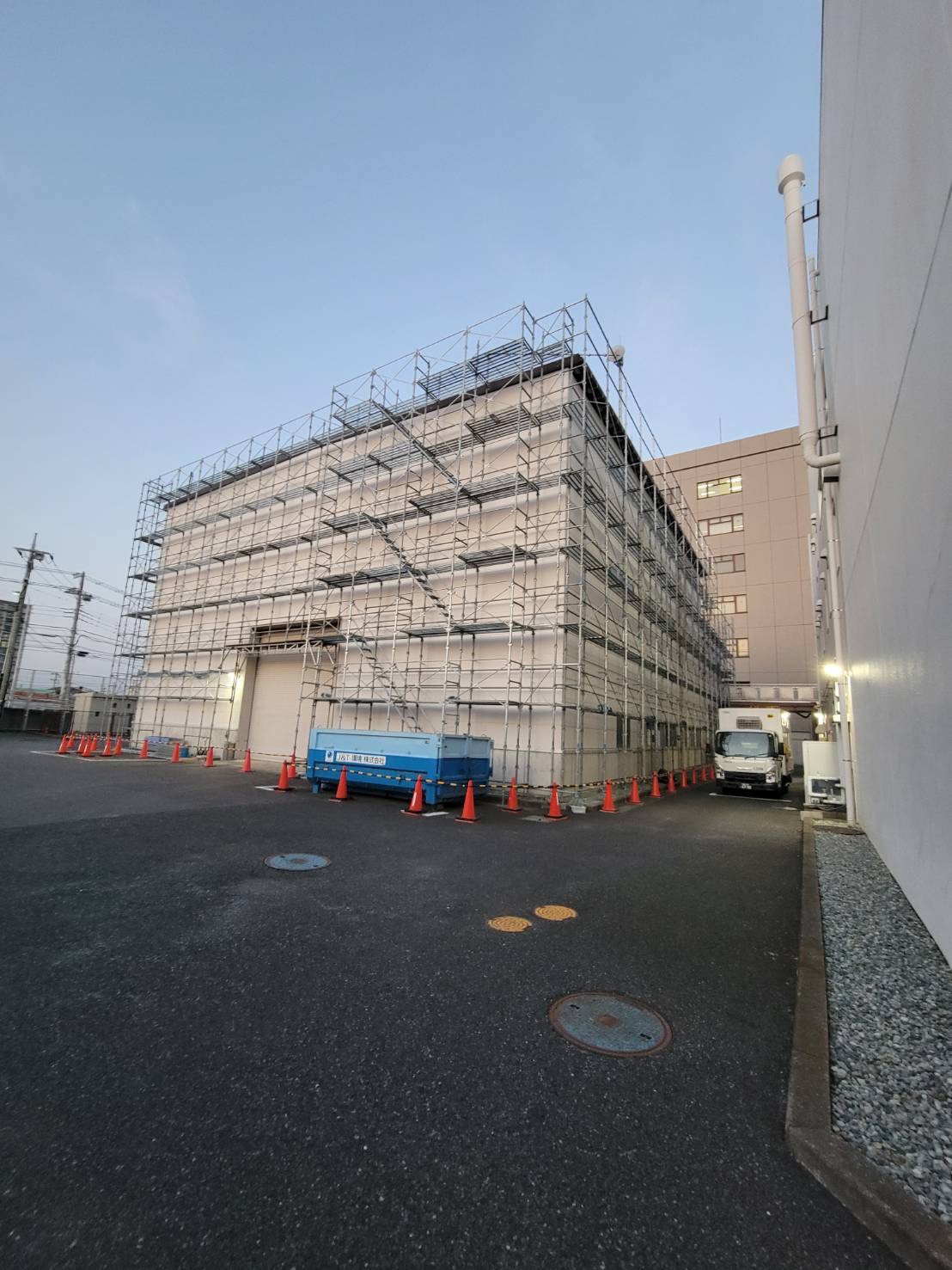 商業施設 仮設足場 組み立て